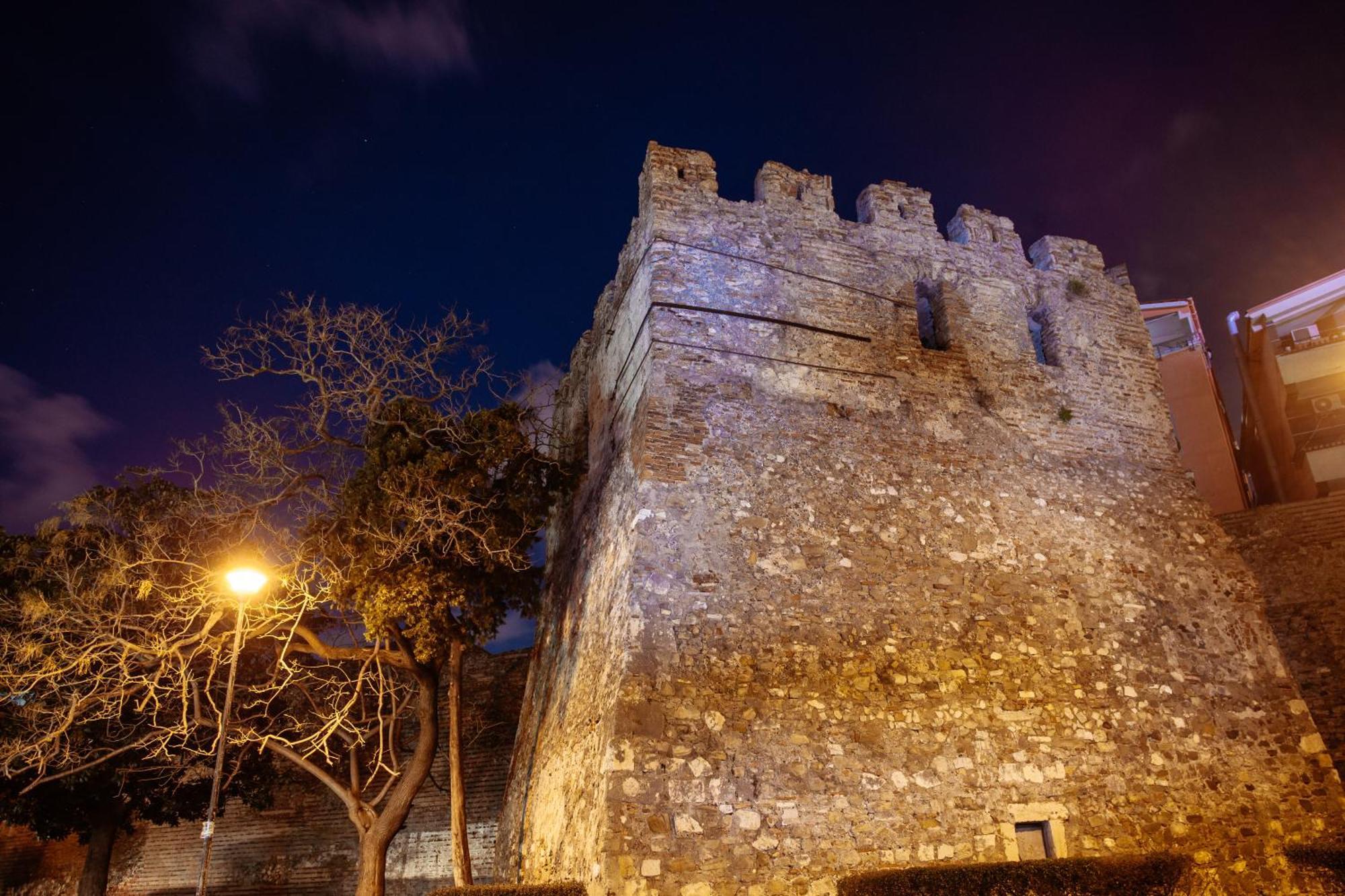 Super Apartment In The Ancient Roman Amphitheater Дуррес Екстер'єр фото