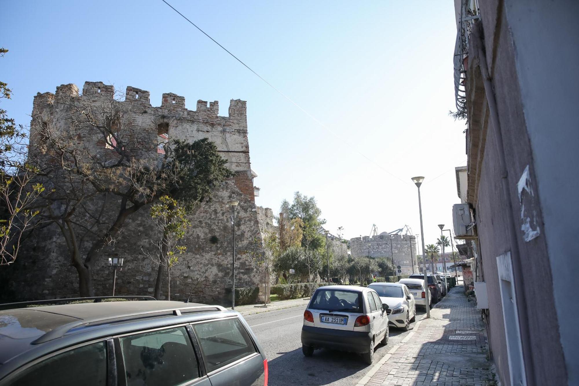 Super Apartment In The Ancient Roman Amphitheater Дуррес Екстер'єр фото